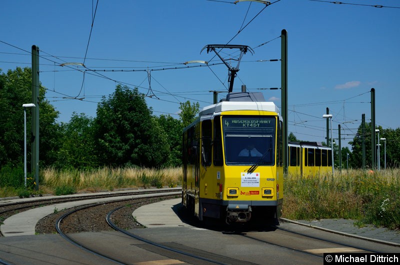 Bild: 7057 + 7058 in der Wendeschleife Falkenberg.