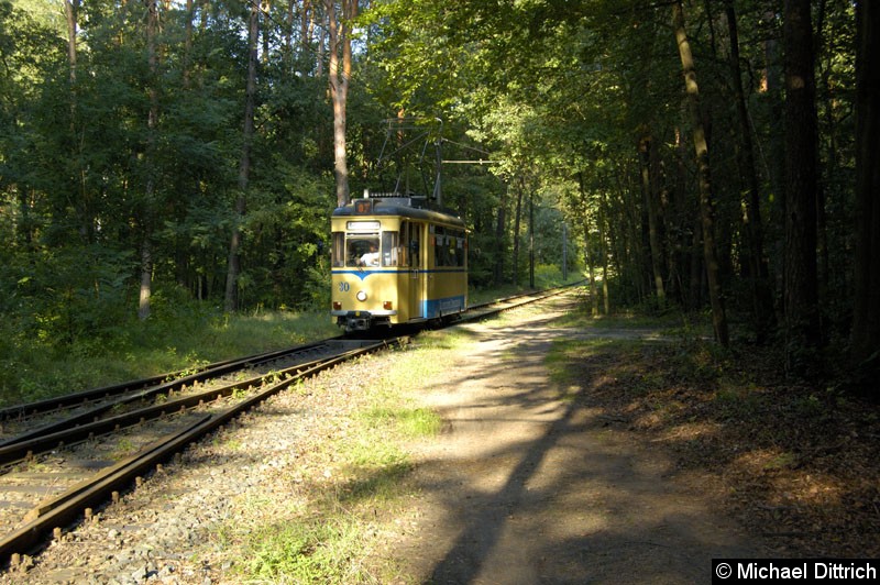 Bild: Wagen 30 zwischen den Haltestellen Goethestraße und Bahnhof Rahnsdorf.