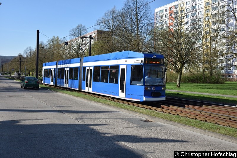 688 als Linie 1 kurz vor der Haltestelle Turkuer Str.