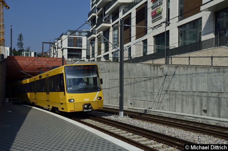 Bild: 3363 + 3379 verlassen als Linie U12 den Tunnel am Budapester Platz und befahren eine neu gebaute Strecke.