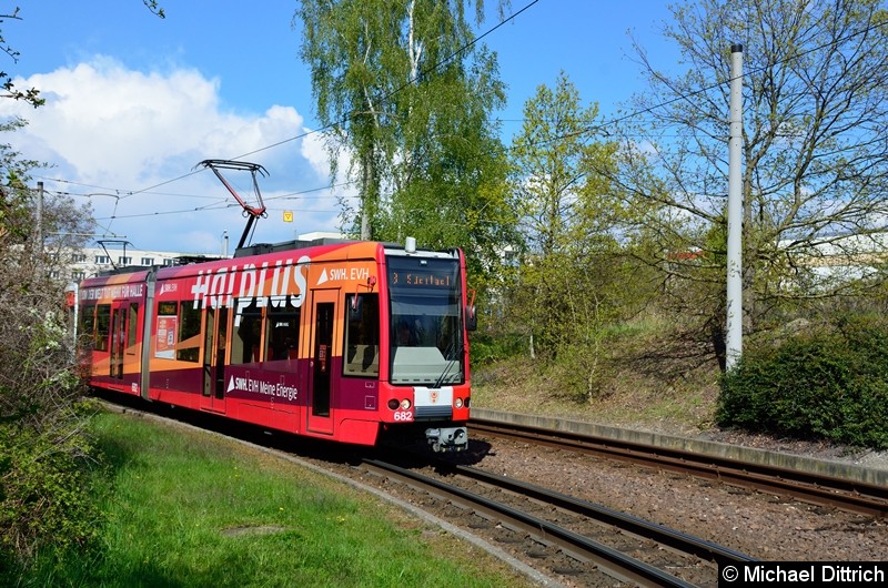 Bild: 682 + 681 als Linie 3 bei der Einfahrt in die Wendeschleife Südstadt.