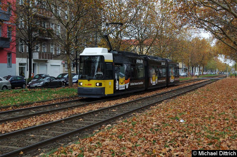 Bild: 1004 als Linie M1 zwischen den Haltestellen Masurenstr. und U Vinetastr.