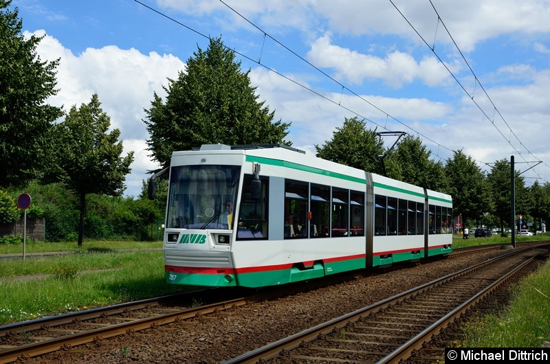 Bild: 1357 als Linie 4 zwischen den Haltestellen Albert-Vater-Str. und Rennetal.