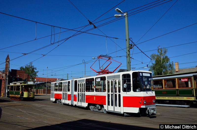 Bild: In die Sonne gestellt: 219 282-8 auf dem Betriebshof Köpenick.