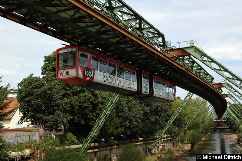 Bild: Wagen 20 mit Vollwerbung für Radio Wuppertal.