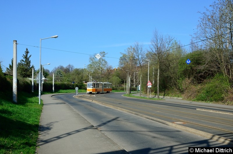 1308 kommt aus der Risaer Str und will in die Wurzner Str. einbiegen.