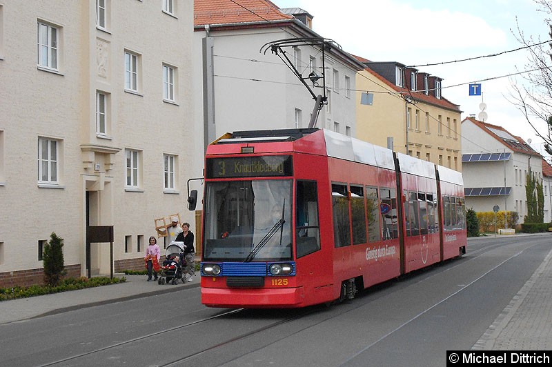 Bild: 1125 als Linie 3 an der Haltestelle Fortunabadstr.