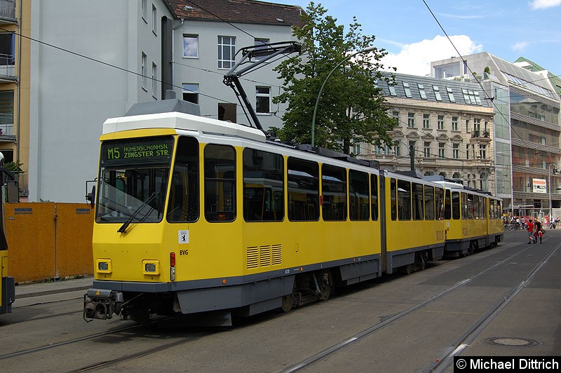 Bild: 6120 als Linie M5 in der Großen Präsidentenstraße.