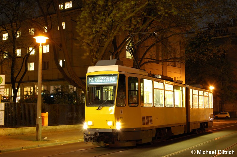 Bild: 6050 als Linie M1 an der Haltestelle Am Kupfergraben.