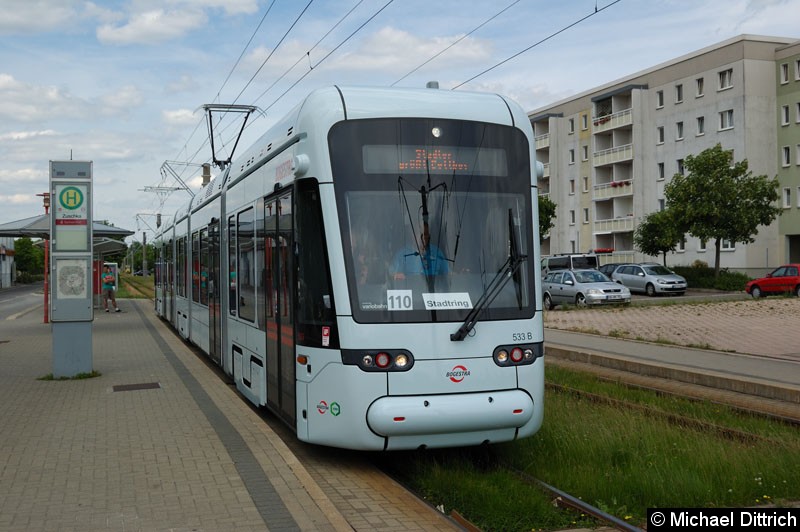 Gastfahrzeug 533 (Variobahn) der BOGESTRA an der Haltestelle Zuschka.
