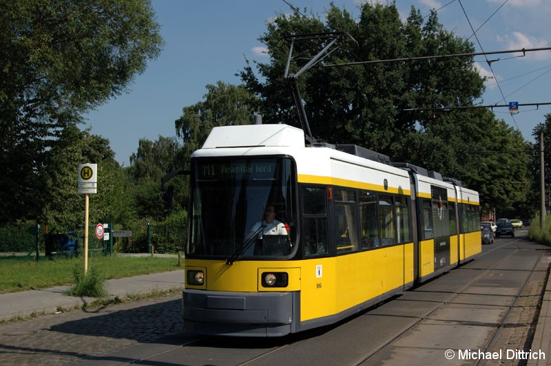 Bild: 1035 als Linie M1 an der Haltestelle Rosenthal Nord.