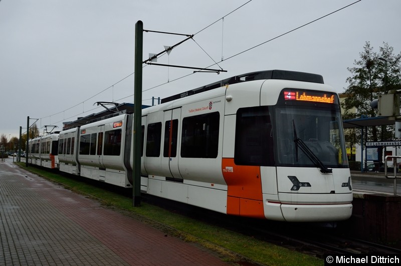 Bild: Wagen 5003 und 5002 als Linie 4 an der Endstelle Lohmannshof.