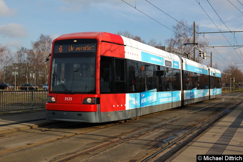 Bild: 3125 als Linie 6 an der Haltestelle Lise-Meitner-Str.