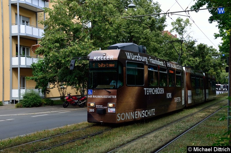 Bild: GT-E 205 zwischen den Haltestellen Sanderring und Löwenbrücke.