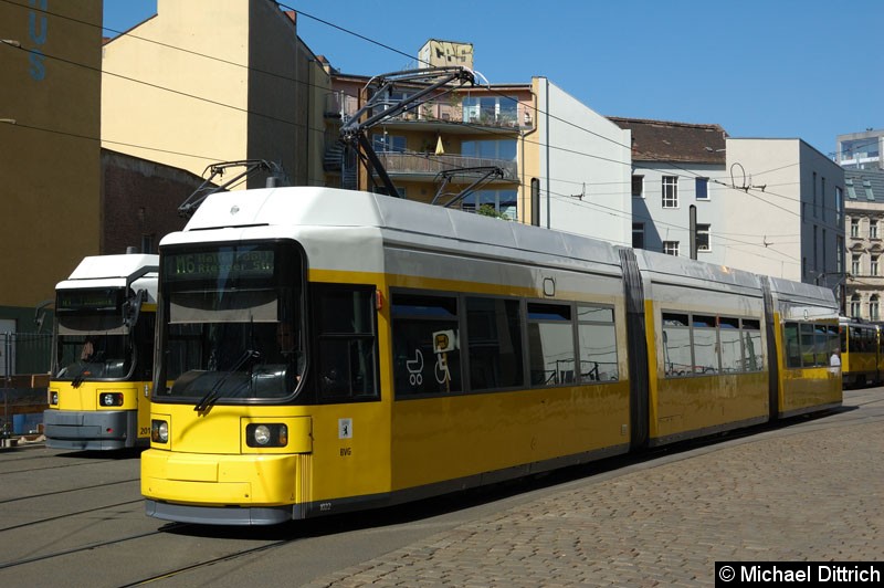 Bild: 1022 als Linie M6 in der Großen Präsidentenstraße.