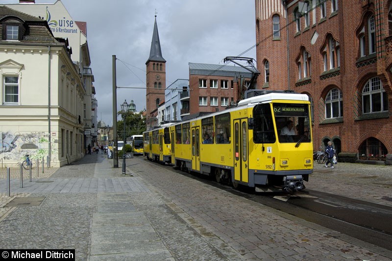 Bild: 5192 als Linie 62 an der Haltestelle Rathaus Köpenick.