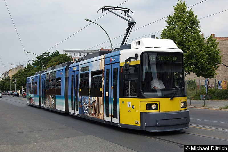 Bild: 1082 als Linie M8 an der Haltestelle Habersaathstr.