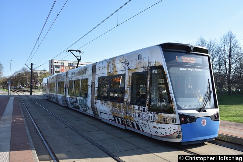 Bild: 610 als Linie 5 an der Haltestelle Warnowallee.