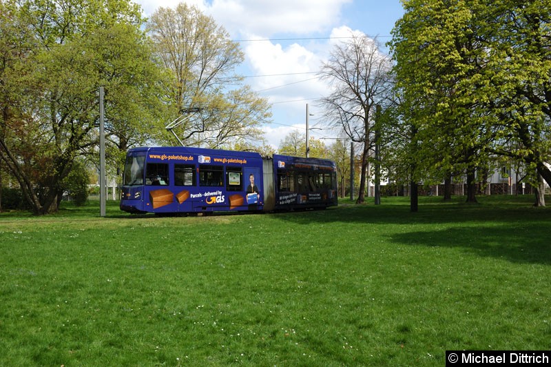 Bild: 1314 als Linie 2 im Park an der Naunhofer Str.
