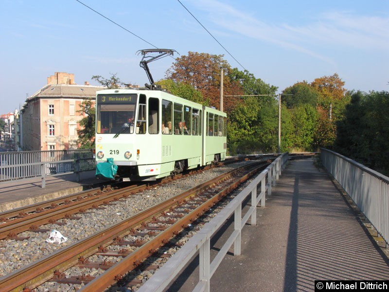 Bild: Der 219 ist auch in der neuen Farbgebung unterwegs.