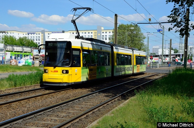 1598 als Linie M17 hinter der Haltestelle Allee der Kosmonauten/Rhinstraße.