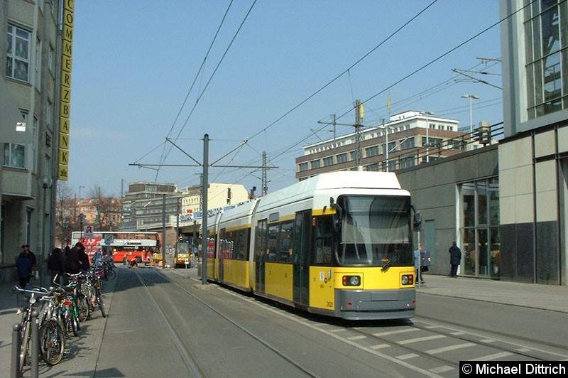 Bild: 2021 als Linie 2 in der provisiorischen Wendestelle in der Gonthardstraße.