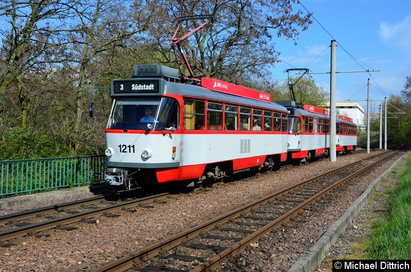 1211 + 1176 + 204 als Linie 3 in der Wendeschleife Südstadt.