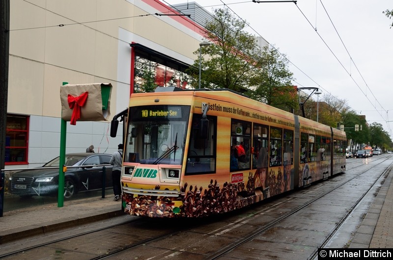 Bild: Wagen 1369 als Linie 10 an der Haltestelle Mittagsstraße.