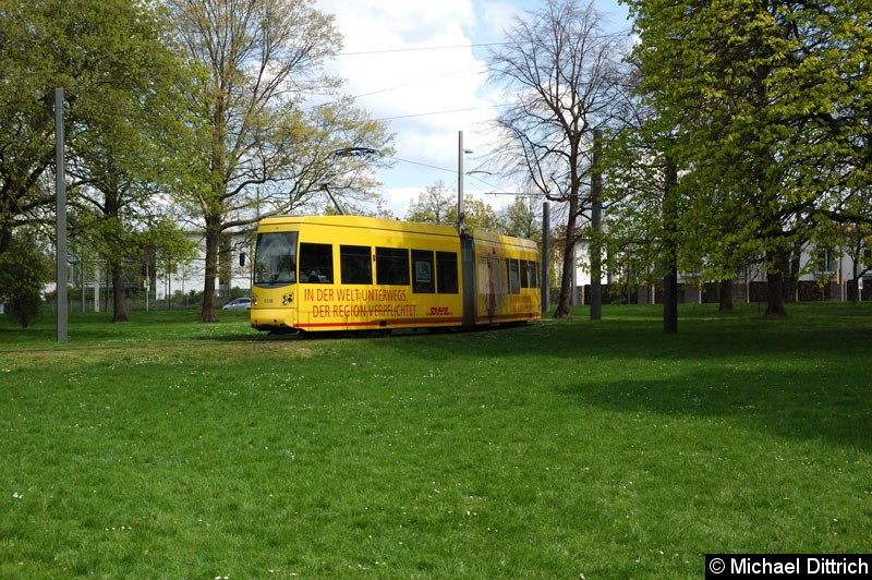 Bild: 1318 als Linie 2 im Park an der Naunhofer Str.