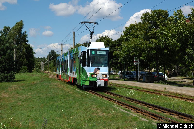 Bild: 135 als Linie 4 in Neu Schmellwitz vom Betriebshof kommend.