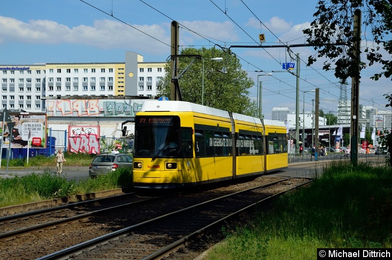 Bild: 1522 als Linie 27 hinter der Haltestelle Allee der Kosmonauten/Rhinstraße.