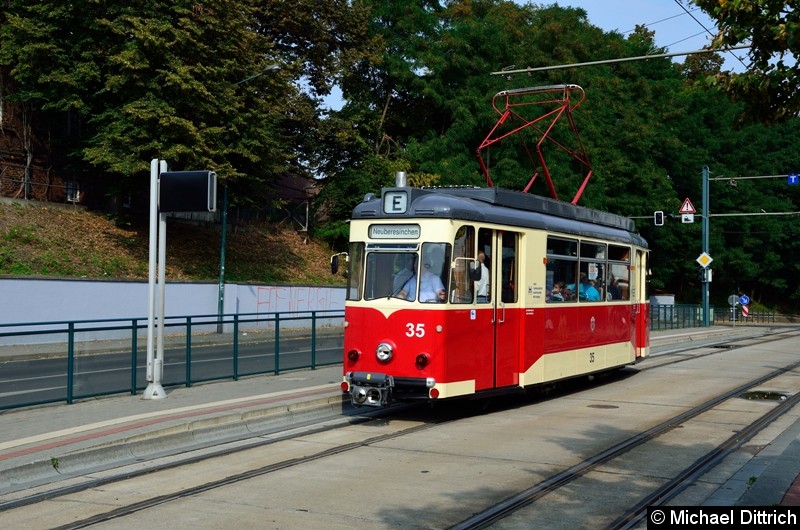 Bild: Wagen 35 auf Sonderfahrt am Hauptbahnhof.