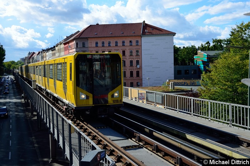 Bild: 1018 an der Spitze des Zuges U12/7 bei der Einfahrt in Prinzenstr.