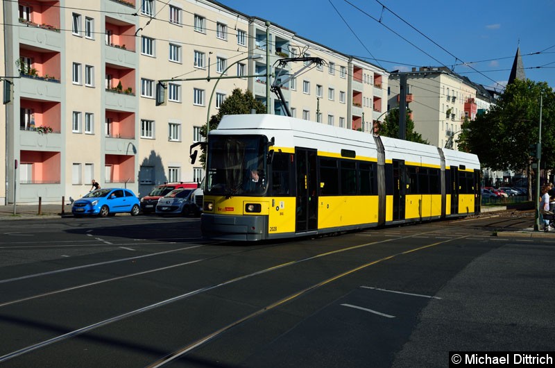 Bild: 2028 als Linie M10 auf der Kreuzung Kniprodestr./Danziger Str.