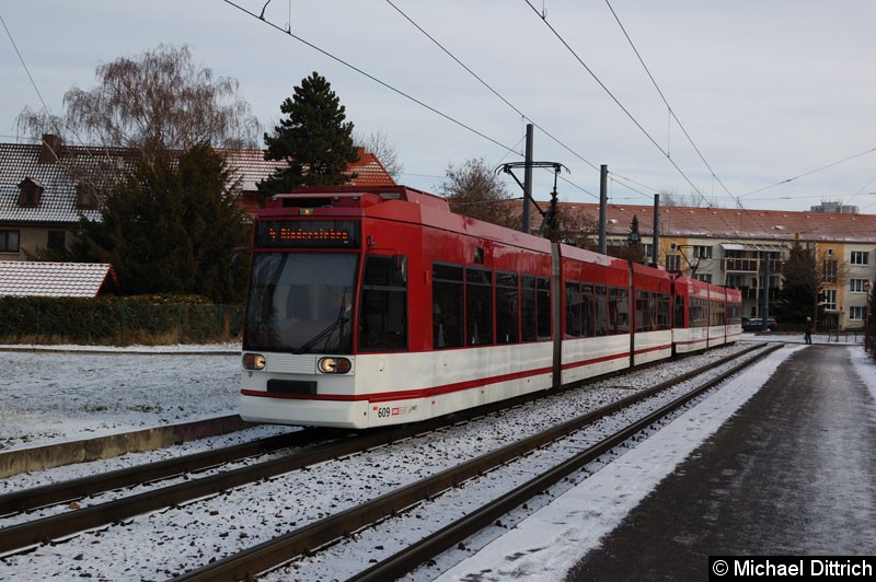 Bild: MGT6D/E 609 und 612 als Linie 4 auf dem Weg zur Haltestelle Agentur für Arbeit.