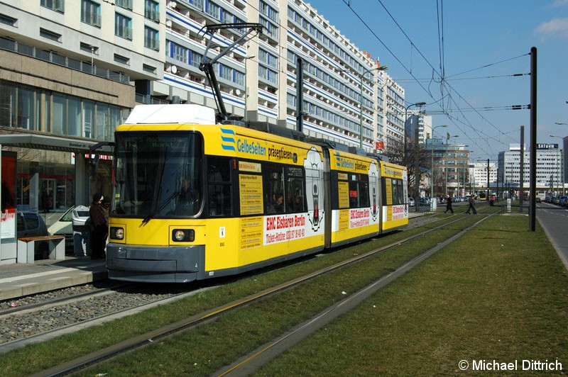 Bild: 1033 als Linie M5 an der Haltestelle Spandauer Straße/Marienkirche.