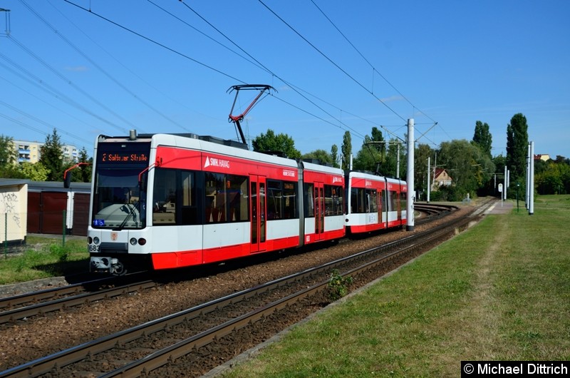 Bild: 683 + 684 als Linie 2 kurz nach dem Verlassen der Endstelle Beesen.