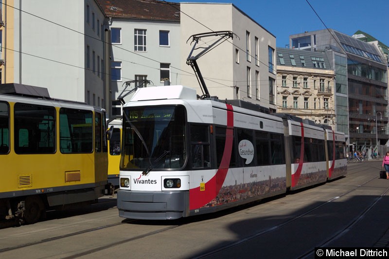 Bild: 1074 als Linie M5 in der Großen Präsidentenstraße.