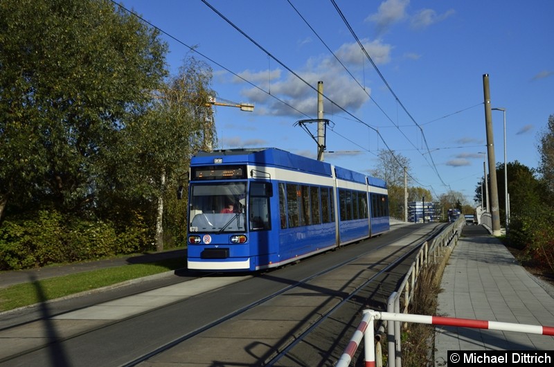 678 als Linie 2 kurz vor der Haltestelle Stadthafen.