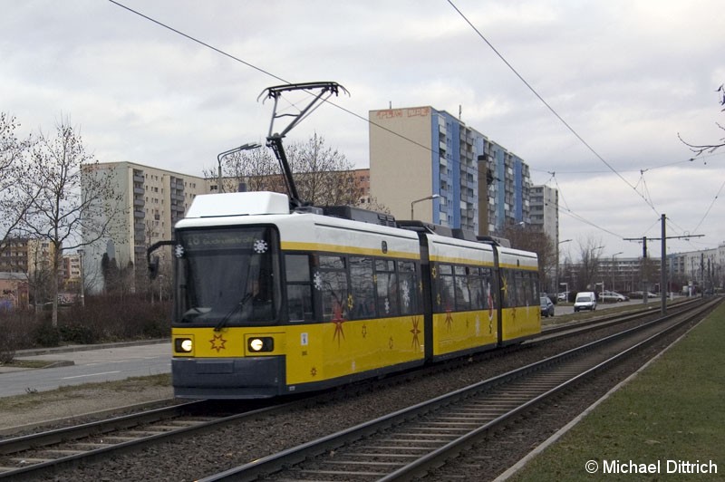 Bild: 1078 als Linie 18 vor der Haltestelle Alte Hellersdorfer Straße/Zossener Straße.