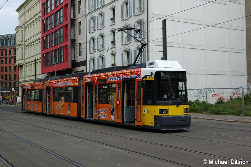 Bild: 1103 als Linie M6 in der Großen Präsidentenstraße.