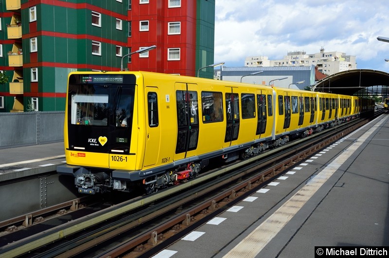 Bild: 1026 (ICKE) als U12/1 im Bahnhof Prinzenstr.