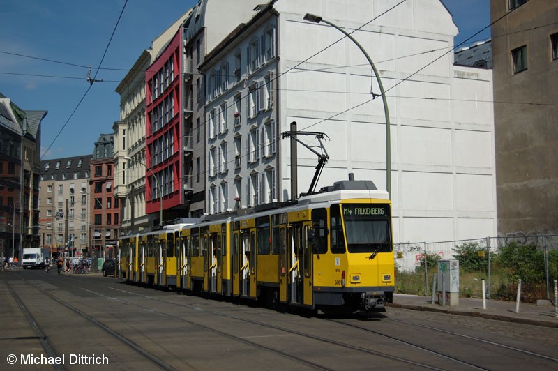 Bild: 6001 als Linie M4 in der Großen Präsidentenstraße.