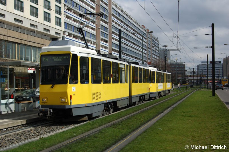 Bild: 6052 als Linie M4 an der Haltestelle Spandauer Straße/Marienkirche.