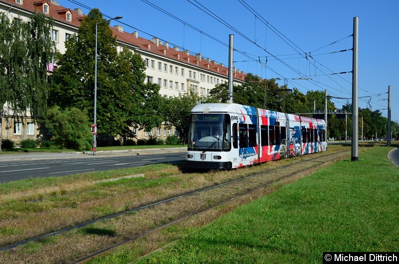 Bild: 2540 als Linie 12 in der Grunaer Straße zwischen den Haltestellen Deutsches Hygiene-Museum und Pirnaischer Platz.