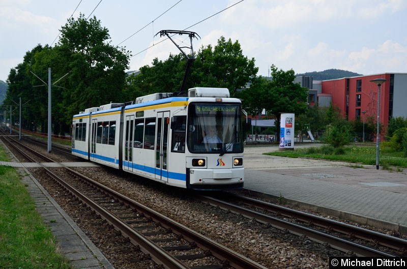 Bild: Wagen 627 als Linie 4 auf dem Gegengleis in Richtung Emil-Wölk-Str.