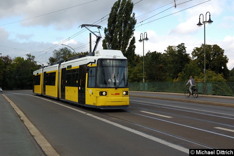 Bild: 1036 als Linie 60 auf der Dammbrücke.