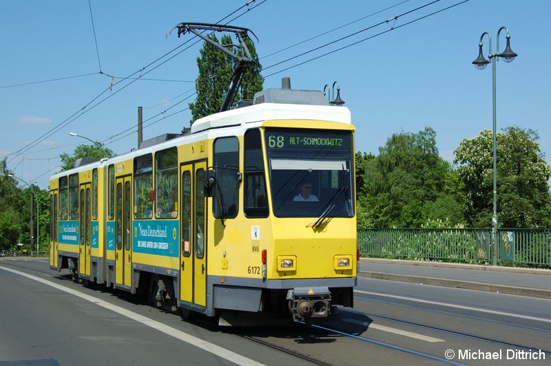 Bild: 6172 als Linie 68 auf der Dammbrücke.