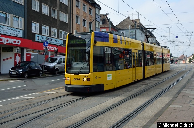 Bild: 1505 als Linie 105 auf dem Weg nach Rellinghausen, Finefraustr. in der Altendorfer Str., Höhe der Haltestelle Helenenstr.