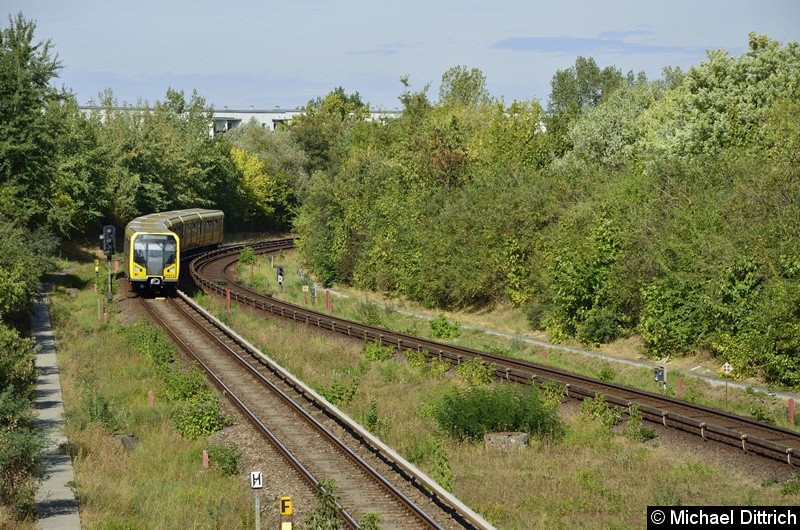 Bild: 5042 zwischen den Bahnhöfen Cottbusser Platz und Kienberg.
